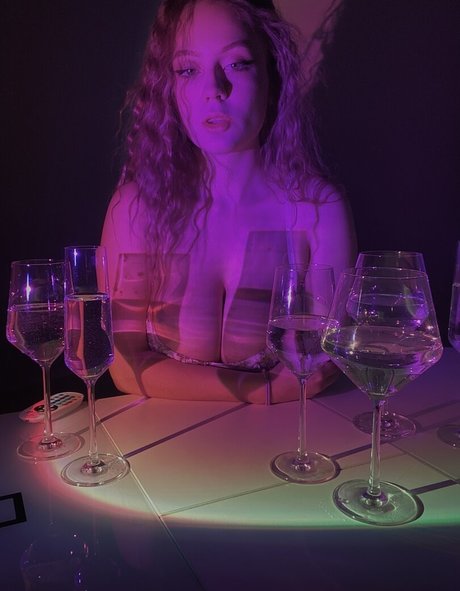 DMV オンリーファン セクシー 写真