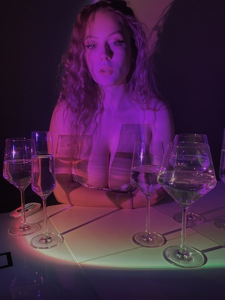 loujeenxxx ポルノ女優 写真