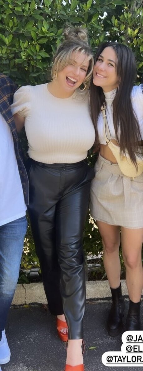 エモオンリーファン 美しいヌード 写真