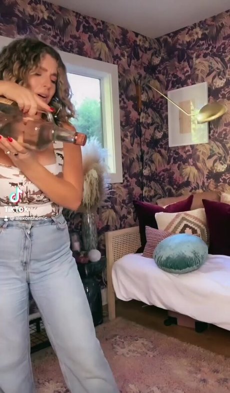 エモオンリーファン 無料セックス アーカイブ