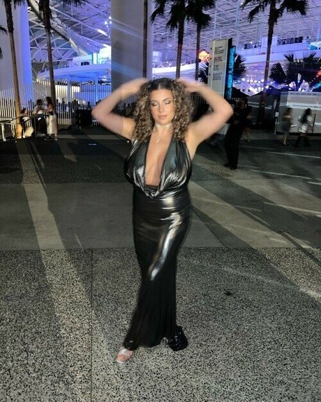 Alex Gervasi 美しいスター アーカイブ