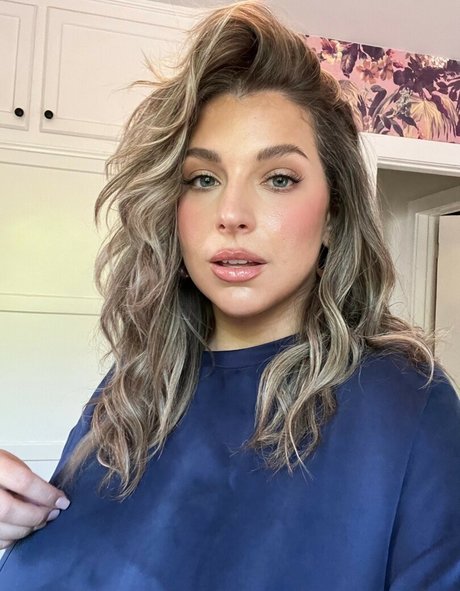 曲線美の黒檀OnlyFans ヌード 写真