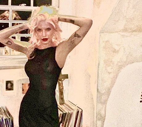 アヘ顔 OnlyFans xxx 写真