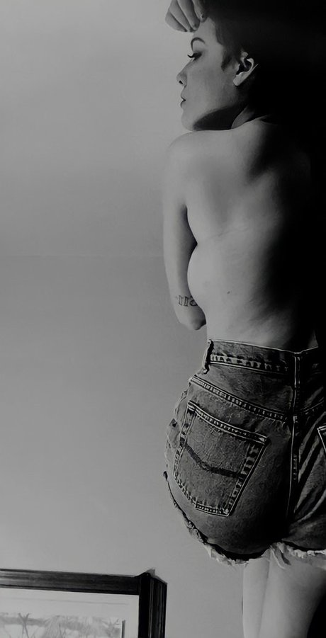 本物のティーンオンリーファン アダルト 写真