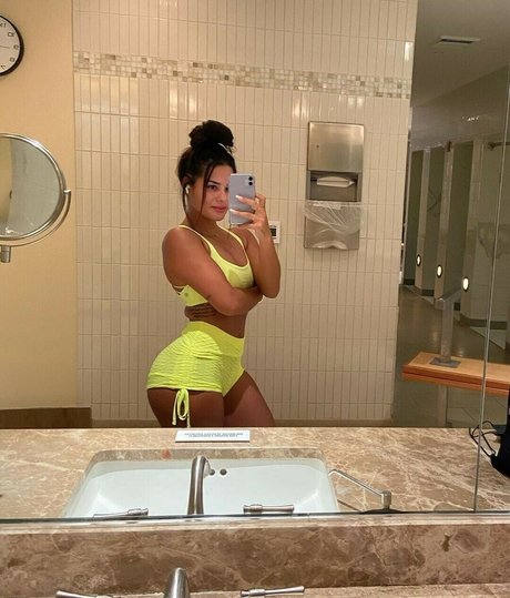 主観視点のアジア人OnlyFans ホット 画像