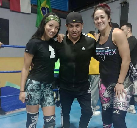 巨尻の黒人女性OnlyFans ホット裸 画像