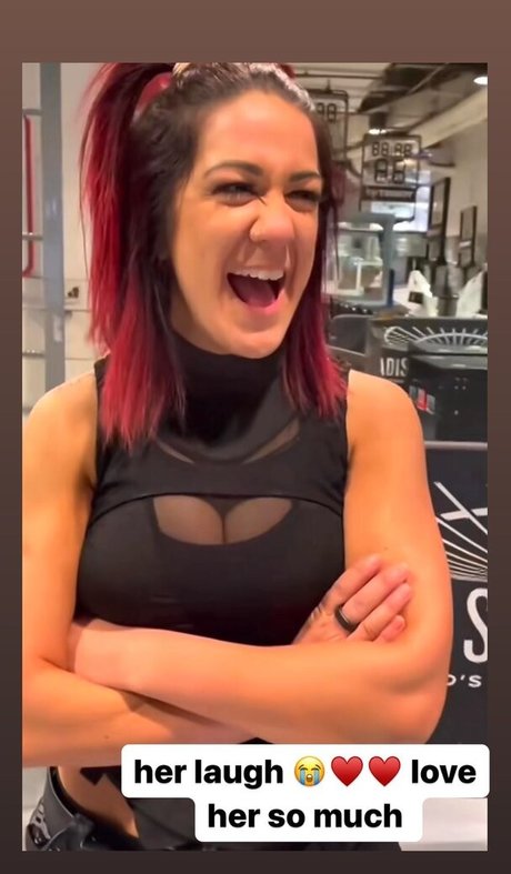 セクシーなブロンドのOnlyFans アートヌード 画像