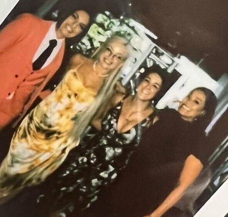 イタリア人熟女OnlyFans HD ギャラリー