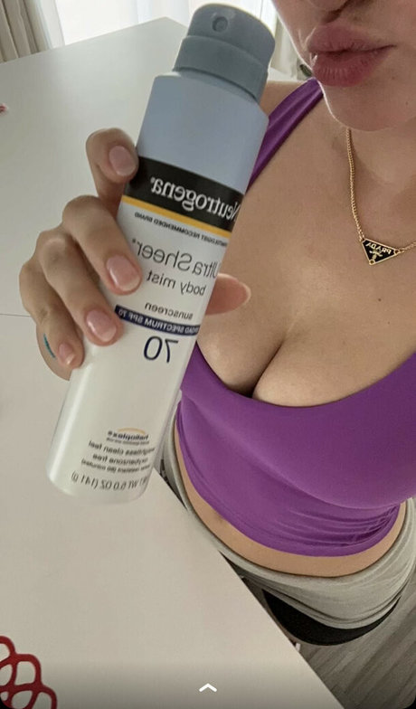 ブルネットのPOV OnlyFans セクシーヌード 写真