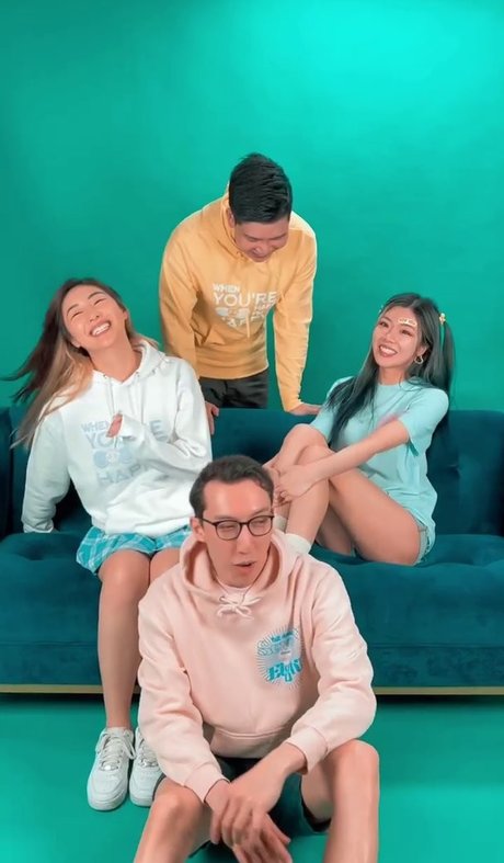 スターティーンオンリーファンズ ホット裸 ギャラリー