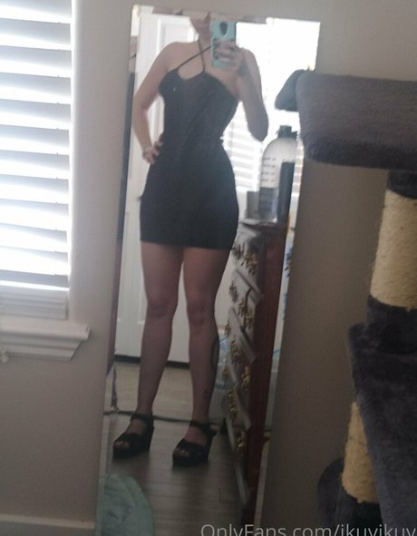 Ikuy ポルノスター 写真