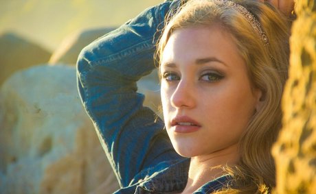 Lili Reinhart HDモデル 写真