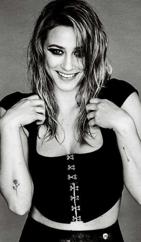 Lili Reinhart ホットなスター 画像