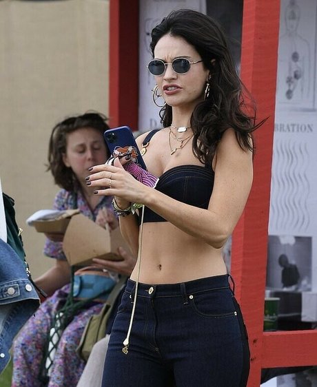 完璧なボディ OnlyFans ホットヌード 画像