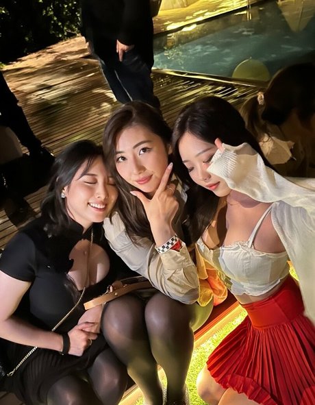 大きなお尻のアジア人OnlyFans セックス ギャラリー