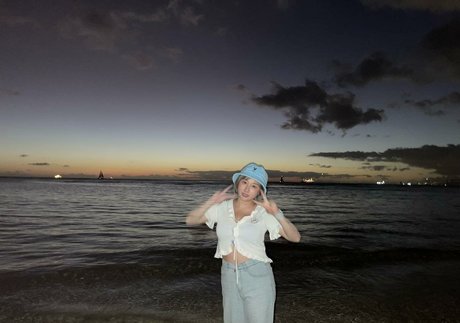 小柄で痩せたOnlyFans 無料 ギャラリー