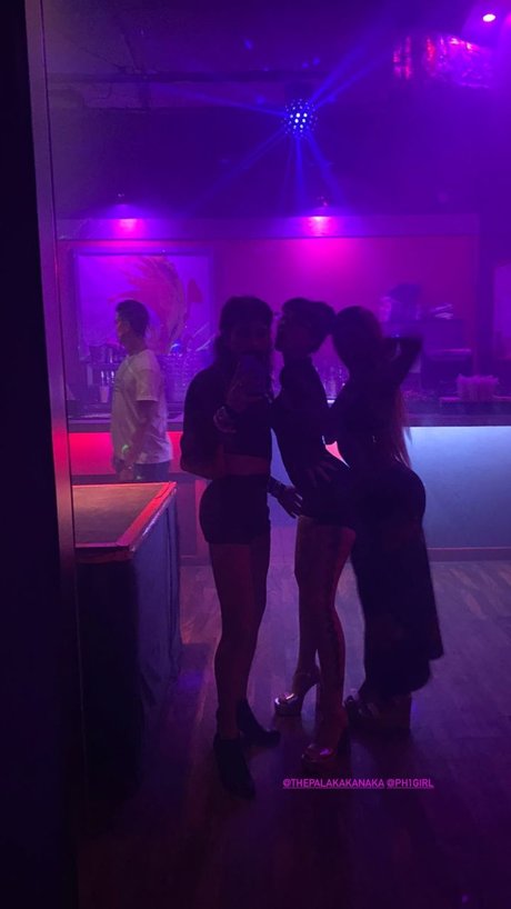 ブロンドヨガOnlyFans パーフェクト 画像