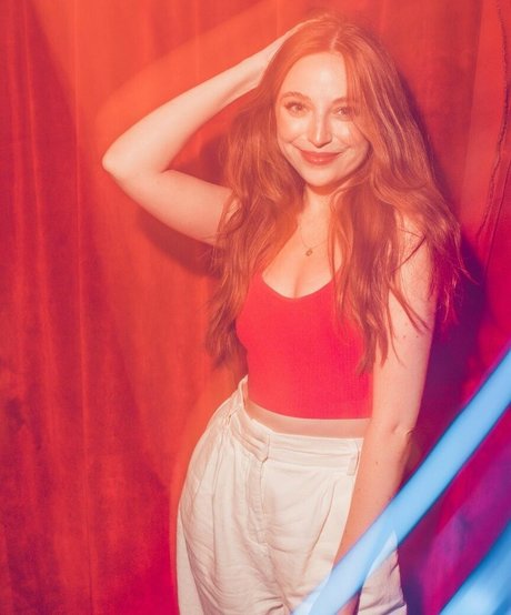 Ellie Schnitt 完璧な女優 写真