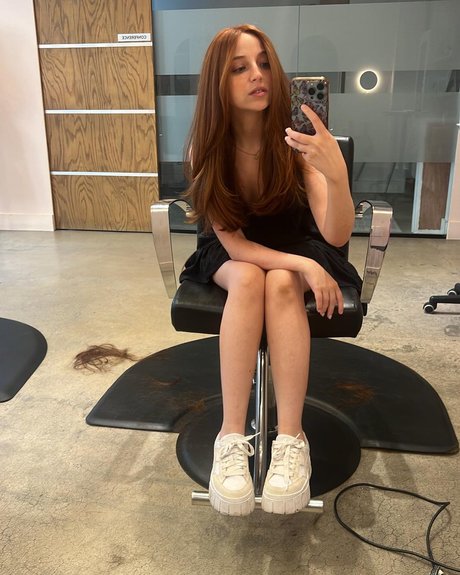 裸のトゥインクOnlyFans ポルノグラフィック 写真