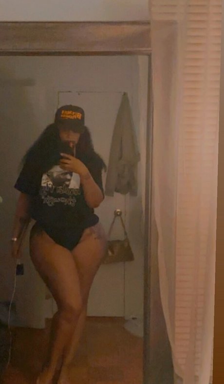 Nunu Nellz 無料モデル 写真