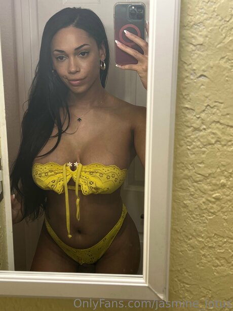 Jasmine Lotus ポルノスター アダルト 写真