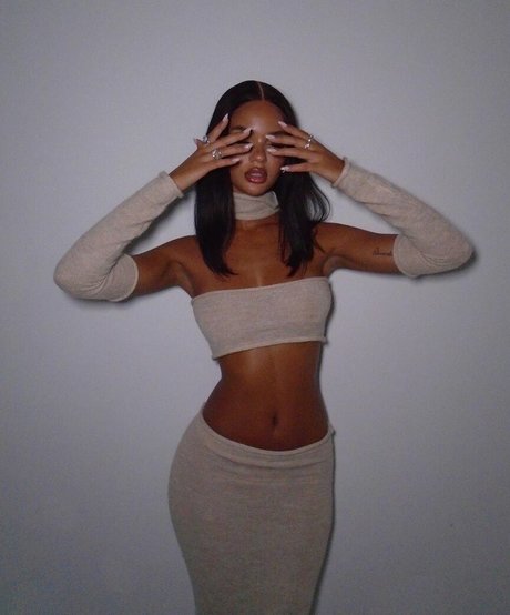 官能的なOnlyFans ポルノ 写真