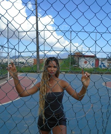 バイセクシャルカップルのOnlyFans xxx 写真