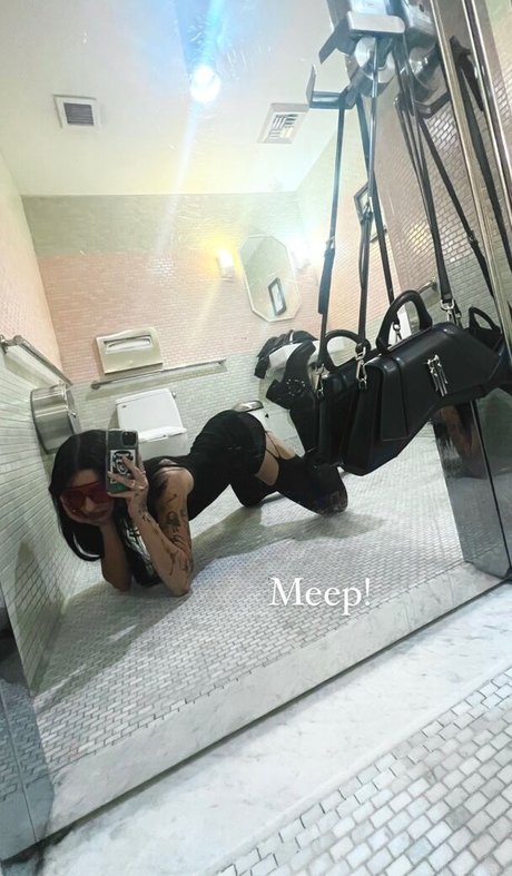 巨乳のマンコOnlyFans エロチック 写真