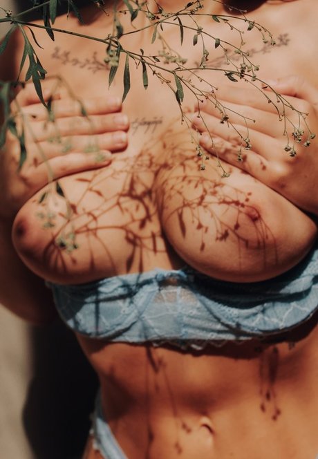 イギリス人熟女OnlyFans 素敵 写真