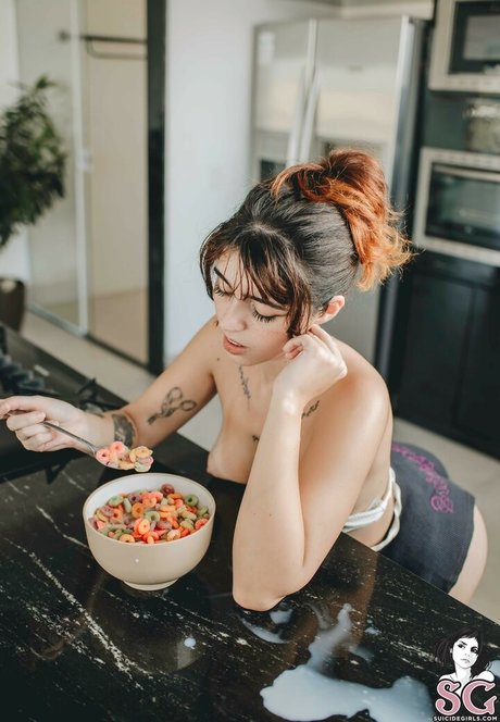 Aliese 素敵なポルノスター 写真