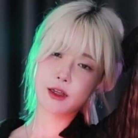 Newna ya セクシーなスター ギャラリー