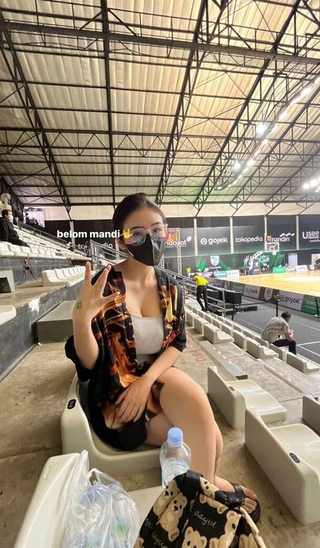 Anastasya Khosasih ヌードのポルノスター 写真