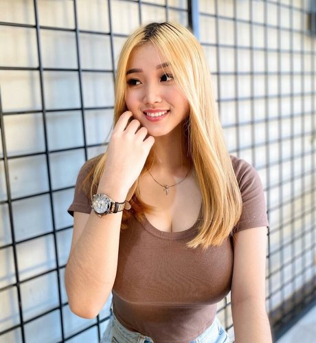 Anastasya Khosasih ポルノスター 写真