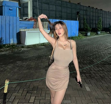 セクシーなブロンドのOnlyFans ポルノグラフィック 写真