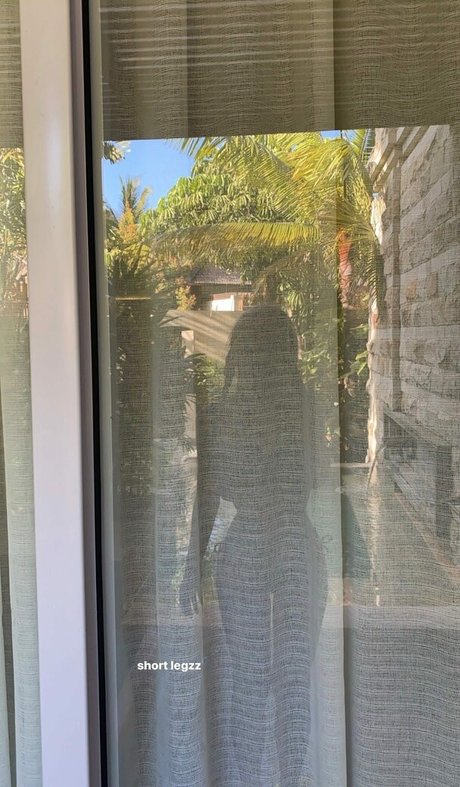 Anastasya Khosasih 完璧なスター アーカイブ