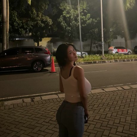 Anastasya Khosasih 美しいポルノスター 写真