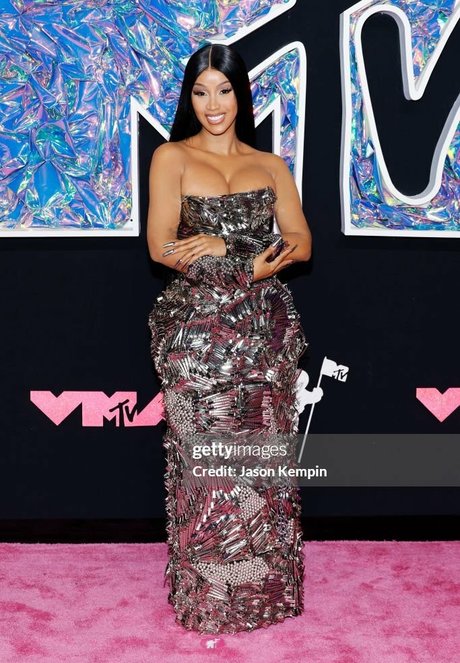 Cardi B エロティックなスター 写真