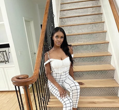 アジア人のアナルオンリーファン 無料セクシー 画像