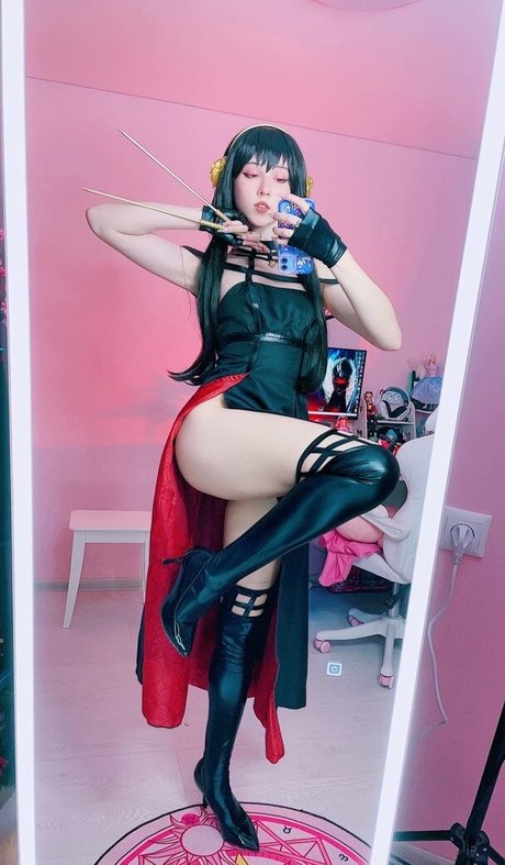 フラットオンリーファン エロチック 写真