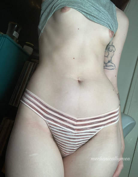 膨らみ OnlyFans アート裸 写真