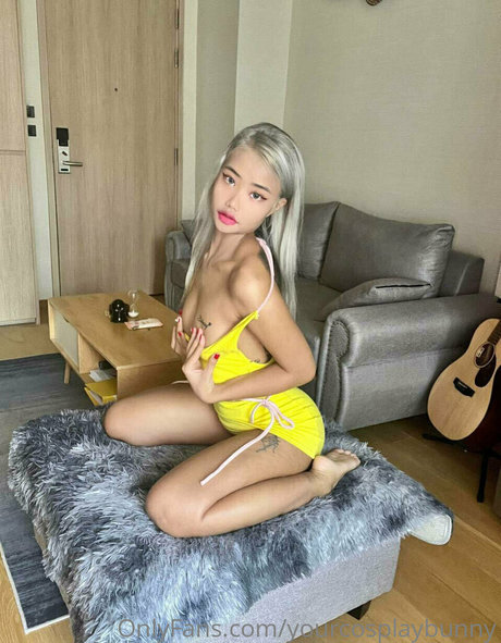 blondasian アダルトモデル 画像