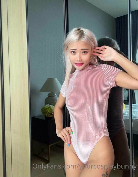 blondasian 完璧なモデル 画像