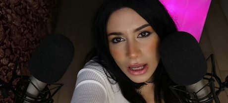 Ellie Alien 完璧な女優 画像