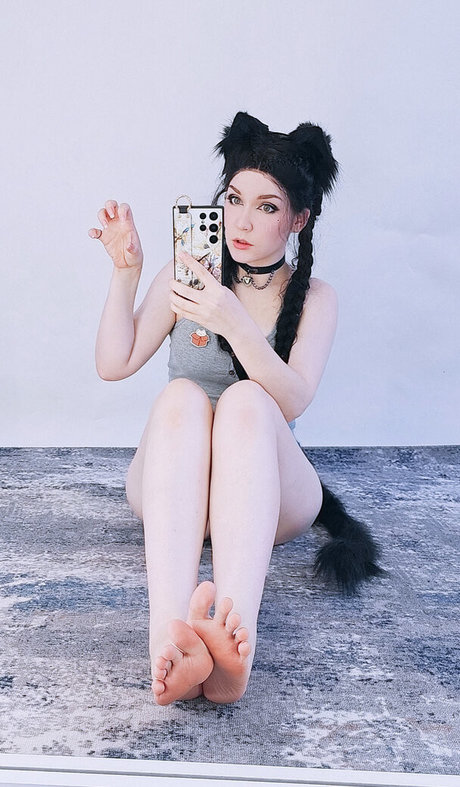 金髪の小柄なOnlyFans トップ 写真