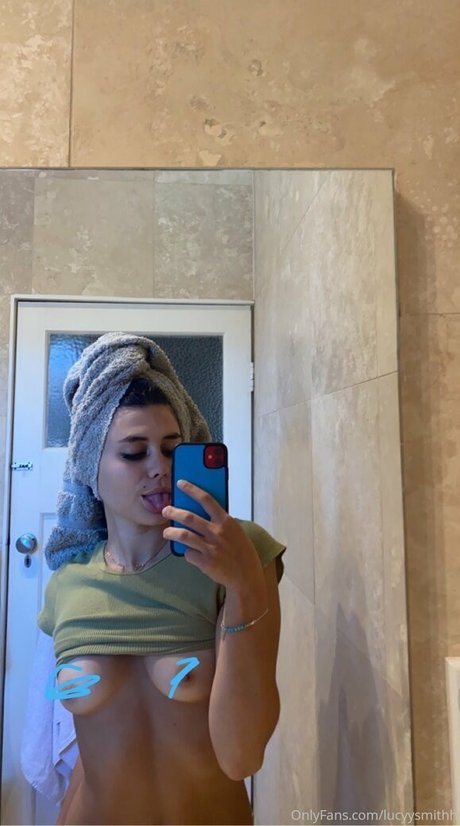 Lucia Colosimo XXXモデル 写真