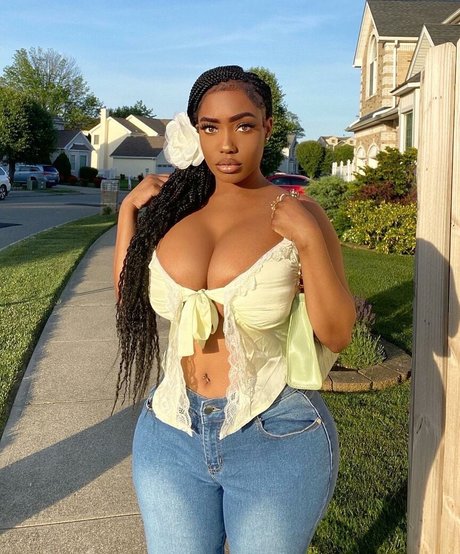 ティーンヌードOnlyFans アートポルノ ギャラリー