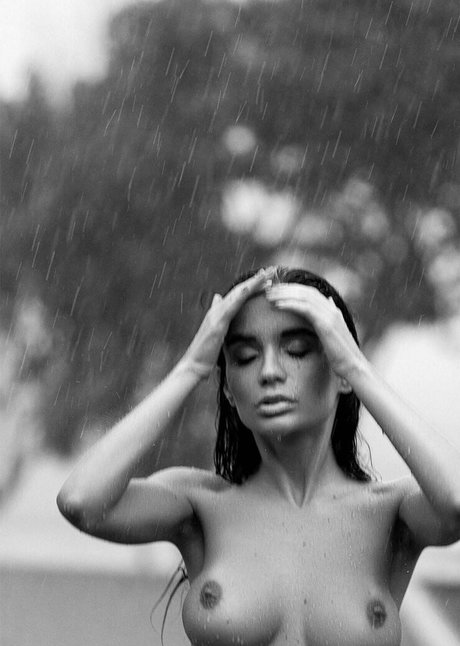 ビキニストリップOnlyFans ヌード アーカイブ