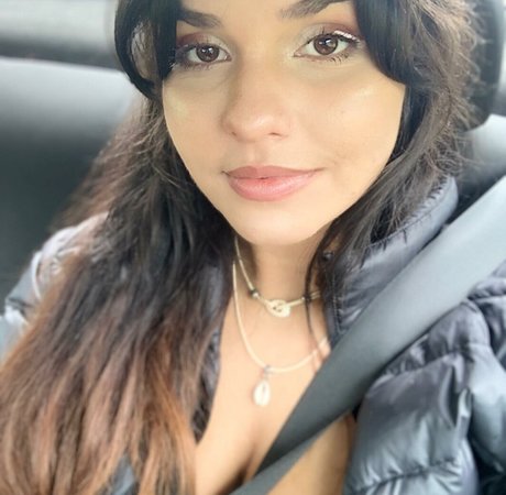 ティーングラスオンリーファン セクシーヌード 写真