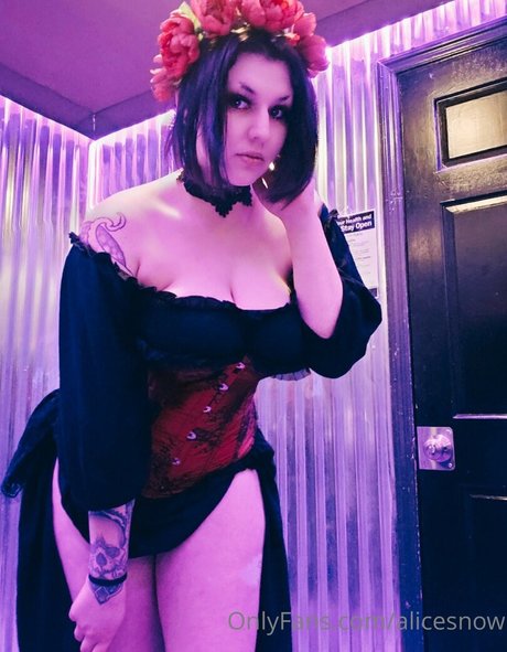 alicesnow スター ヌード 写真