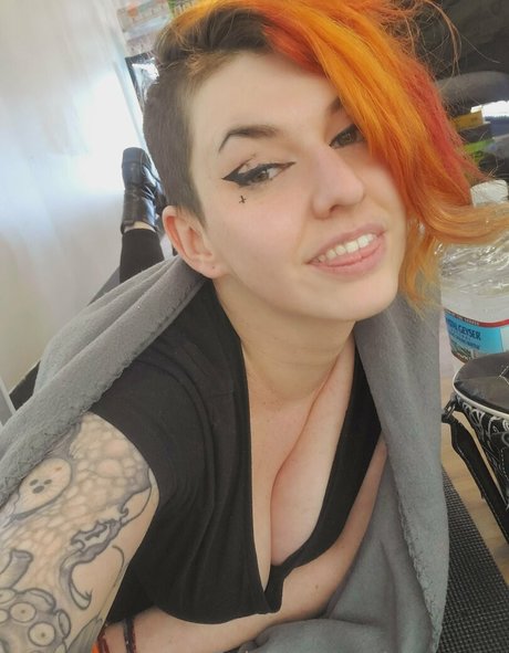 OnlyFansを無効にしました 裸 写真